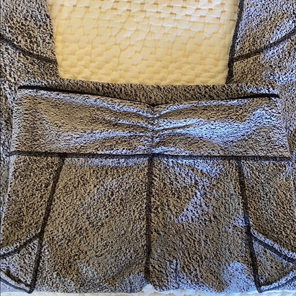 Lululemon 7/8 Leggings - Picture 2 of 3